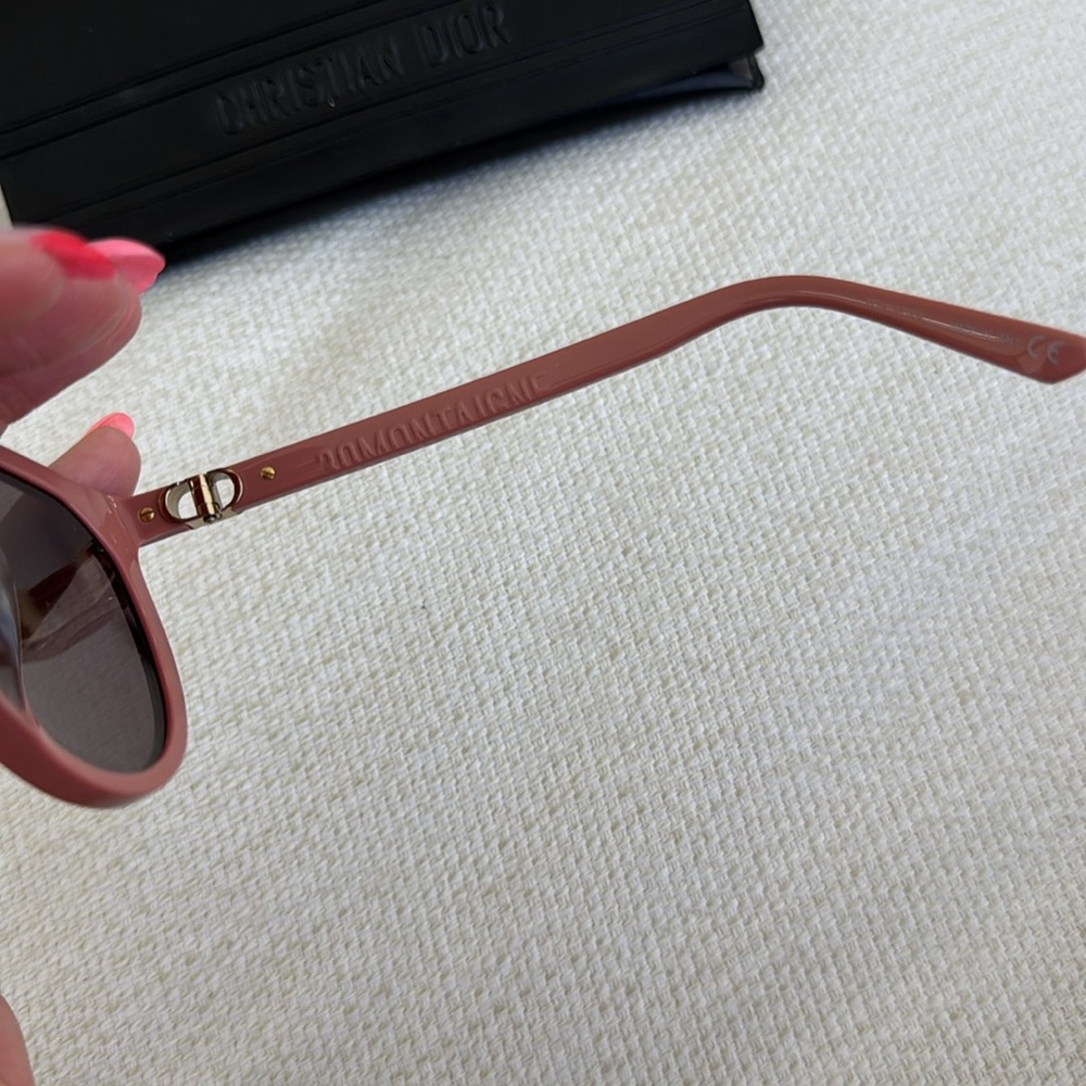 Christian Dior nude pink sunglasses, excellent condition. - Picture 5 of 11